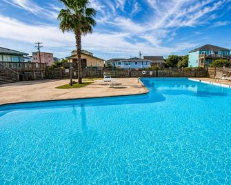 Best Views On The Island! Ocean, waterfront, Boat Dock, Elevator, Pool, Fish! - Topsail Beach - Piscina