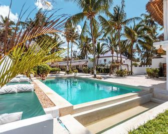 Maisha Matamu Boutique - Zanzibar by - Pool