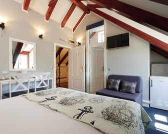 中央廣場宮殿旅館 - 特羅吉爾 - 臥室