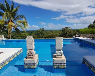 Lakeview Granada Hotel Boutique - Granada - Pool