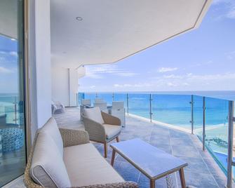 Esmeralda Beach Resort - פוארטו פניאסקו - מרפסת