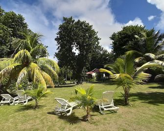 For your family vacation or friends in comfortable and spacious apartment ' - Terre-de-Haut - Patio