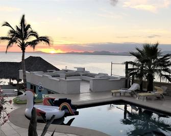 Beautiful Beachfront Casitas in Private Compound with Pool and Beach Launch - La Ventana - Bể bơi