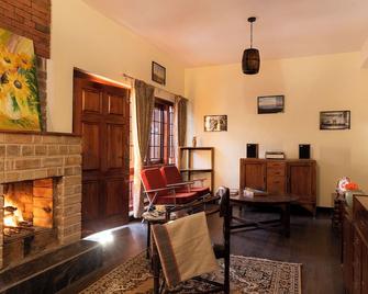 Magnolia Bed & Breakfast - Ooty - Sala de estar