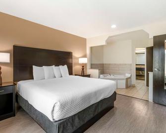 Best Western Suites - Columbus - Bedroom