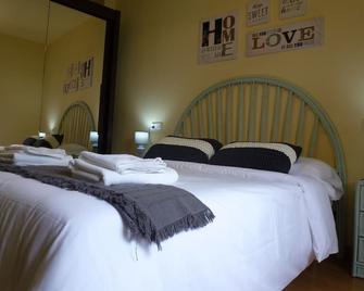 Apartamentos Puente La Reina - Puente La Reina - Habitación