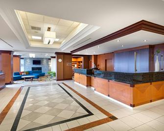 Fairfield Inn & Suites by Marriott Toronto Airport - Mississauga - Front desk