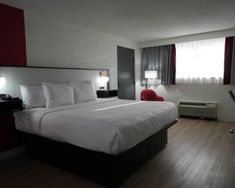 Clarion Hotel Broken Arrow - Tulsa - Broken Arrow - Bedroom