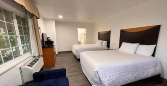 Town and Country Inn - Santa Barbara - Bedroom