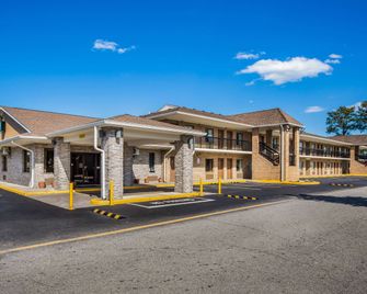 Quality Inn & Suites Suffolk West - Suffolk - Edificio