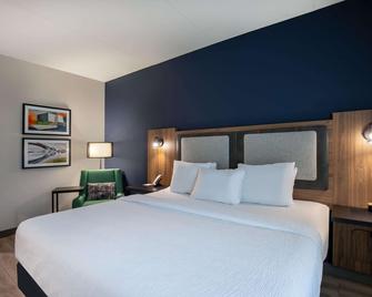 La Quinta Inn & Suites by Wyndham Chattanooga Downtown/South - Chattanooga - Bedroom