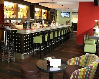 Hotel Ochsen 2 by Mountain Hotels - Davos - Bar