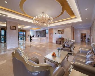 Vienna Hotel Guiyang Qianlingshan Park Yan'an West Road Metro Station - Guiyang - Lobby