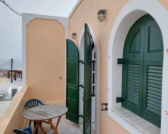 Akrotiri Cosy Studio with Private Patio and Scenic View - Akrotiri - Balkon