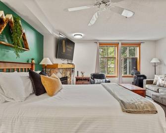 Free As A Bird | Upper Village | Pool | Hot Tub - Panorama - Camera da letto