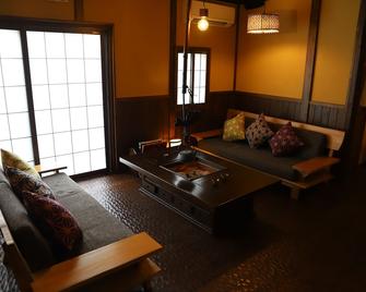 K's House Takayama Oasis [2nd K's Hostel] - Takayama - Huiskamer