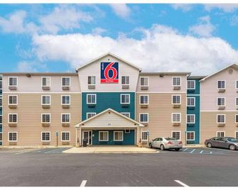 Studio 6 Extended Stay Fishkill Westage Center Ny - Fishkill - Building