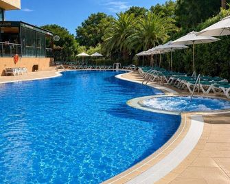 Apart - Hotel Sunclub Salou - Salou - Pool