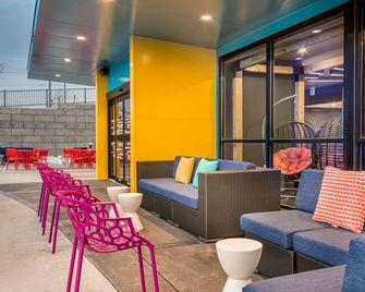 ترو باي هيلتون ماديسون ويست، ويسكونسن - ماديسون (ويسكونسن) - شرفة مرصوفة