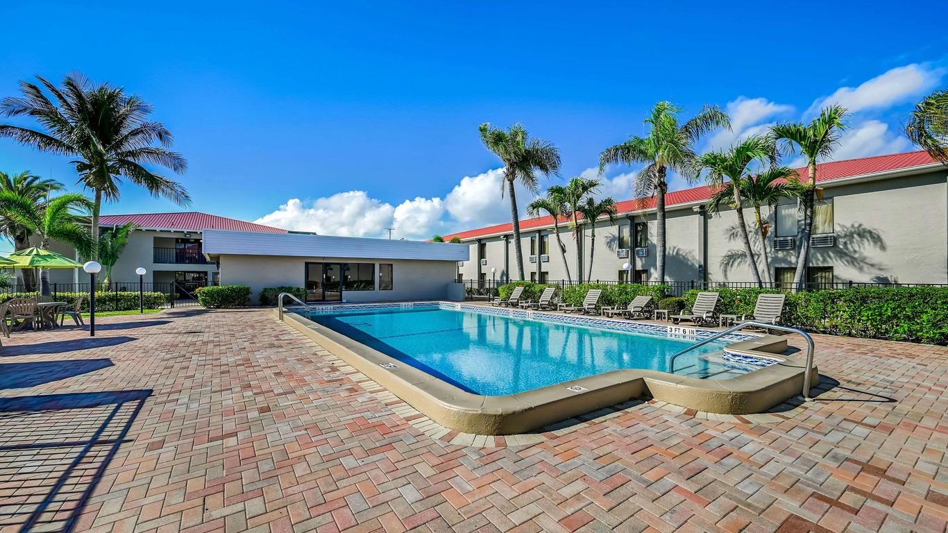 كواليتي إن فورت مايرز - كيب كورال