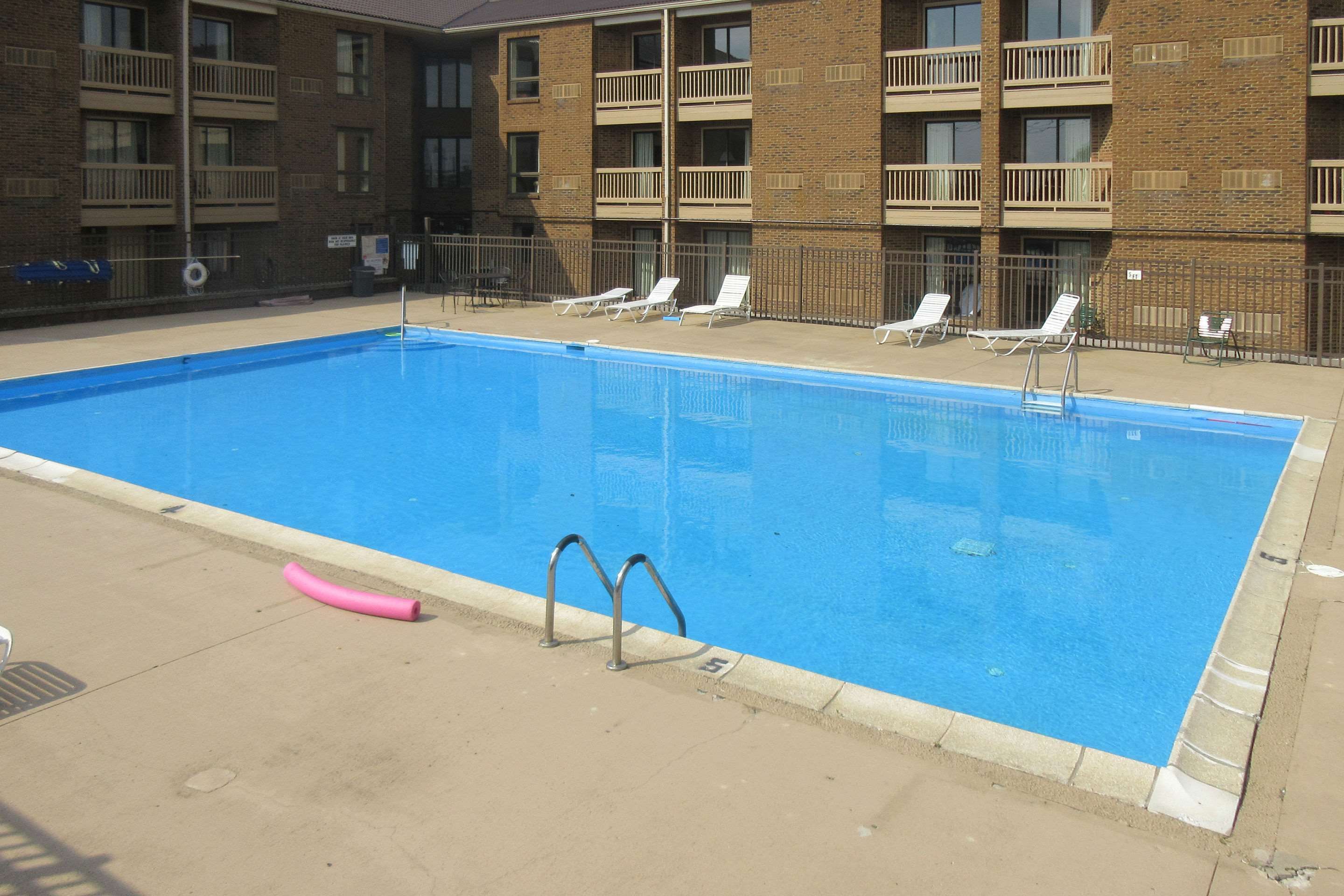 Quality Inn Harrodsburg - Harrodsburg - Piscina