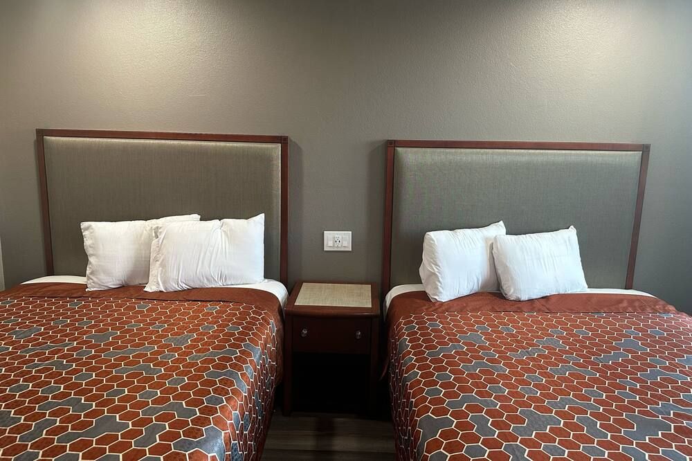Royal Motel Tracy - Tracy - Schlafzimmer