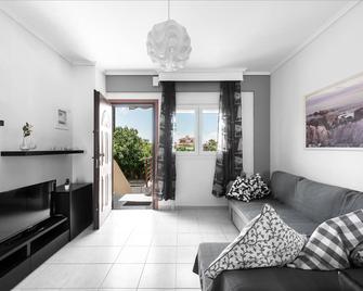 Nikiti Maisonette on the beach by Luxlikehome - Νικήτη - Σαλόνι