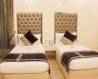 Hotel Eternity - New Delhi - Bedroom