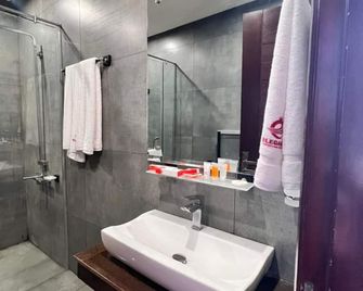 Hotel Elegant Executive Suites - Multān