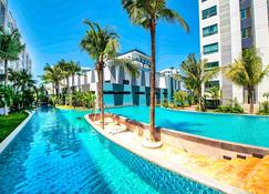 Arcadia Beach Resort Pattaya - Pattaya - Piscina