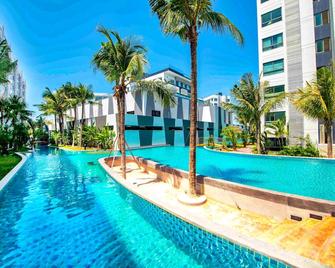 Arcadia Beach Resort Pattaya - Pattaya - Pool