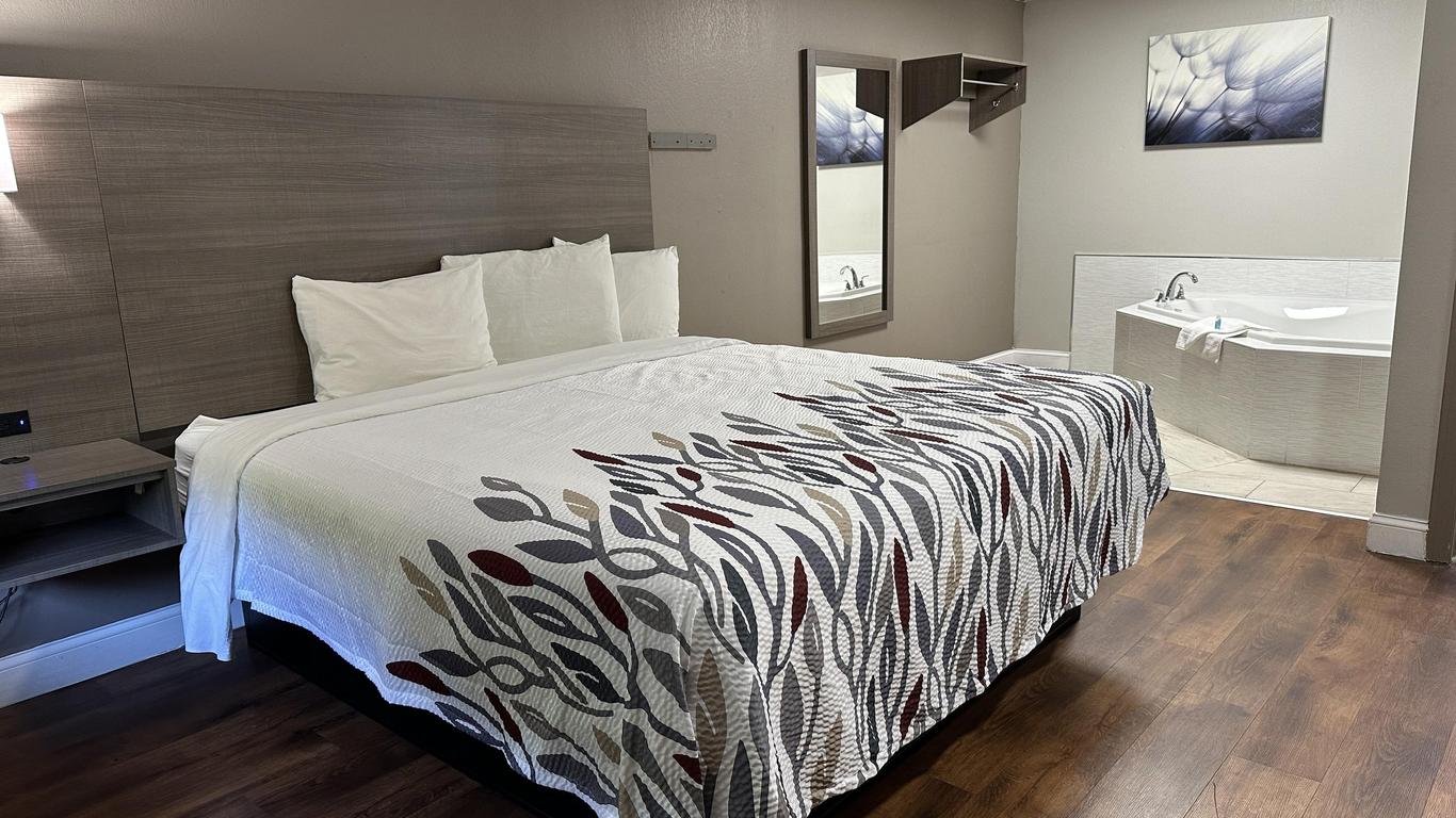 Red Roof Inn & Suites Swansea