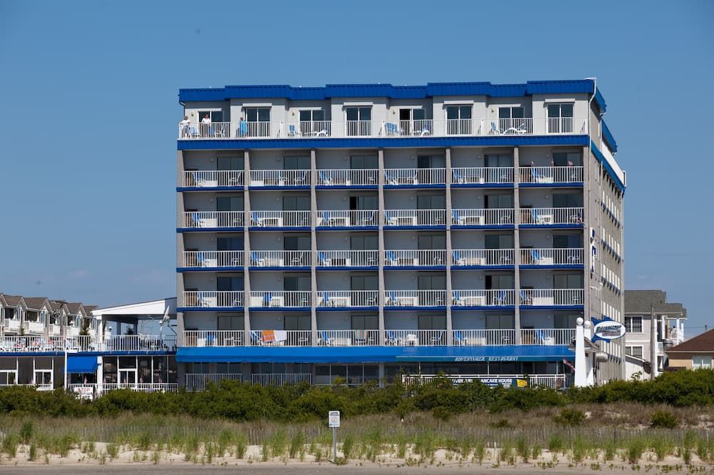 Adventurer Oceanfront Inn - ווילדווד - בניין