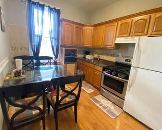 Oasis In New Jersey - 2br Nyc Access - West New York - Kitchen