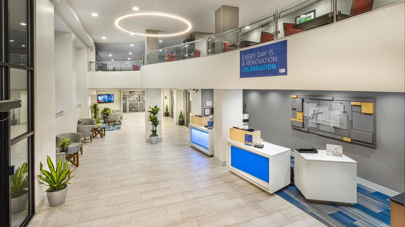 Holiday Inn Express & Suites Atlanta Downtown By IHG