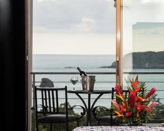 El Faro Containers Beach Hotel - Manuel Antonio - Balkon