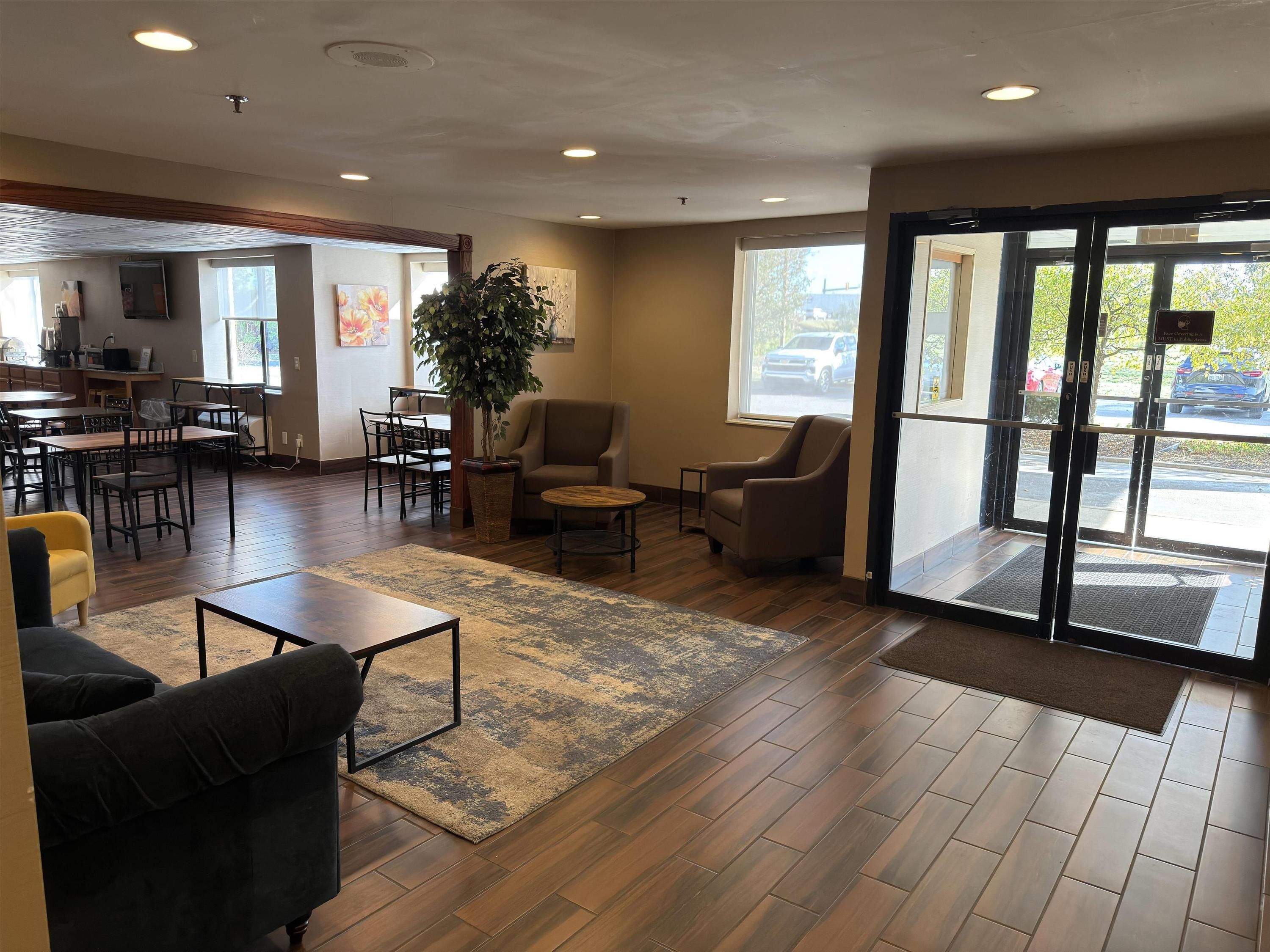 Wingate by Wyndham Utica - Utica - Lobby