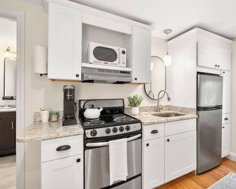 Hygge House Suites - Newburyport - Keuken