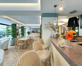 Hotel Victoria - Cannes - Bar