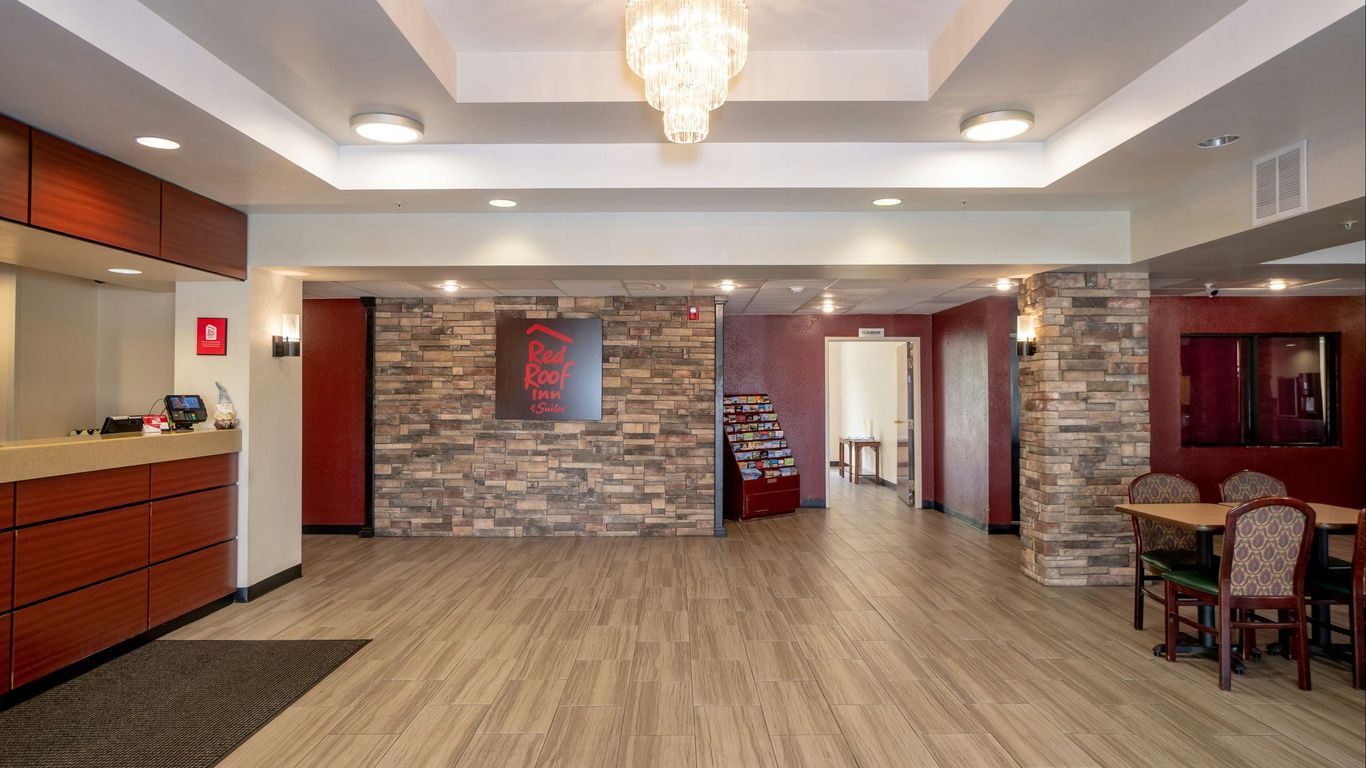 Red Roof Inn & Suites Indianapolis Airport