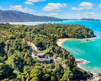 Lodge by the beach - Luxury, Beach access, Ocean views, Private chef - Kaiteriteri