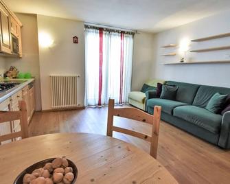 Apartment Giglio Apartment by Interhome - Madesimo - Living room