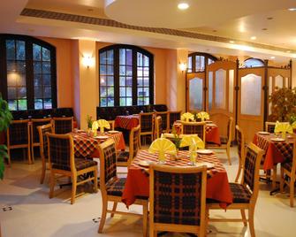 The Menino Regency Hotel - Panaji - Restaurant