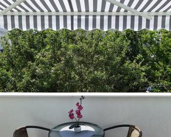 Quiet apartment in Pula - Pula - Balcony