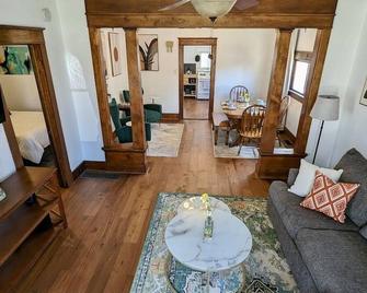 New Retro Ranch On Rood - Grand Junction - Living room