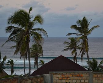 Salt Dune Lodge - Inhambane - Beach