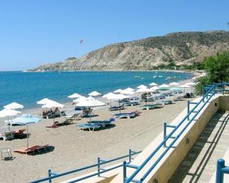 Hilltop Chalet - Pissouri - Plaża