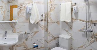Hotel Color - Varna - Bathroom