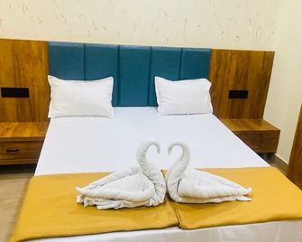 Hotel Hari Palace - Dwārka - Bedroom