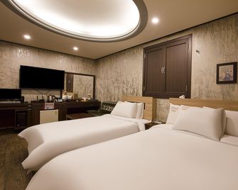 Chuncheon Tiffany - Chuncheon - Bedroom